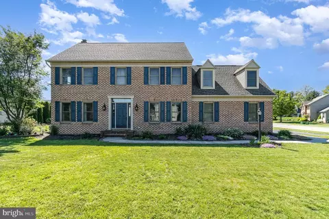 1860 Barrington Dr, York, PA 17408