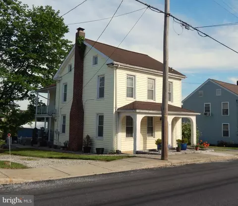 10 N Main St, Loganville, PA 17342