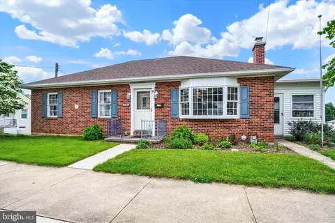 130 S Charles St, Dallastown, PA 17313