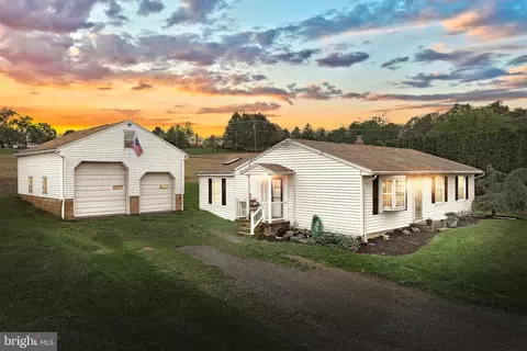 1302 Delta Rd, Red Lion, PA 17356