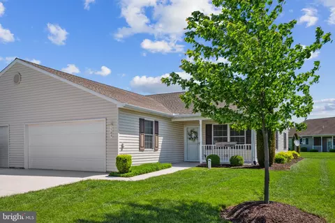 1389 Pleasant View Dr #224, Spring Grove, PA 17362