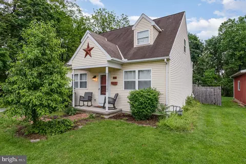 429 Pleasant St, Hanover, PA 17331