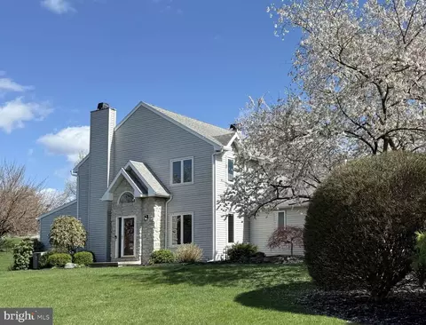 2559 Fairway Dr, York, PA 17402