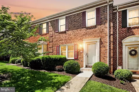 702 Chambers Rdg #702, York, PA 17402