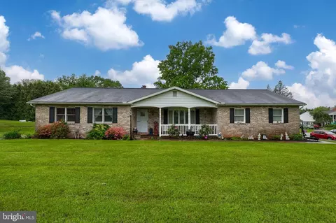 2685 Primrose Ln, York, PA 17404