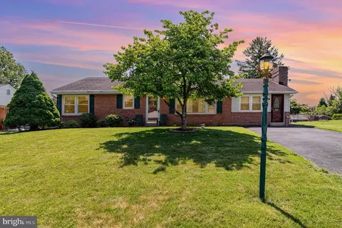 116 Sunset View Dr, New Cumberland, PA 17070