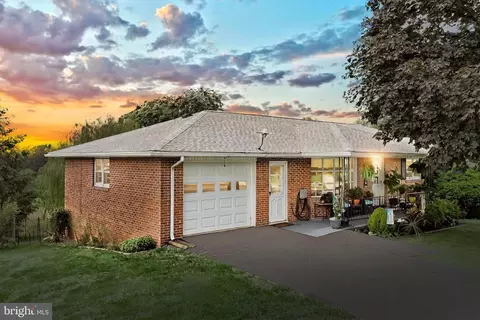 240 N Main St, York New Salem, PA 17371