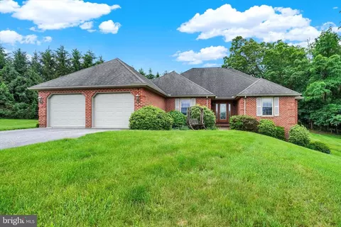 6500 Cabot Rd, Dover, PA 17315