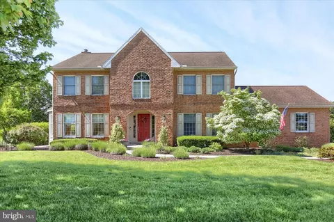 359 Futurity Dr, Camp Hill, PA 17011