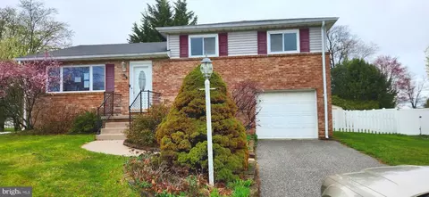 680 S Pleasant Ave, Dallastown, PA 17313