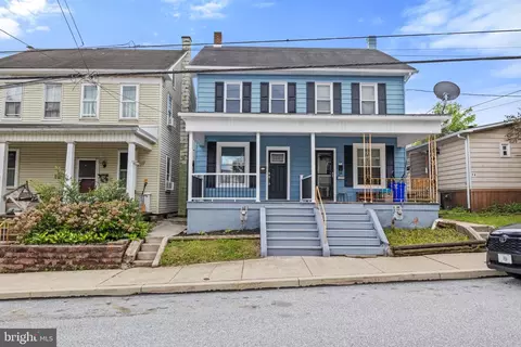 68 W Maple St, Dallastown, PA 17313