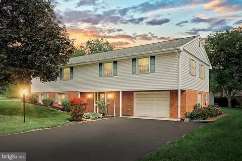 1840 Lilac Rd, York, PA 17408