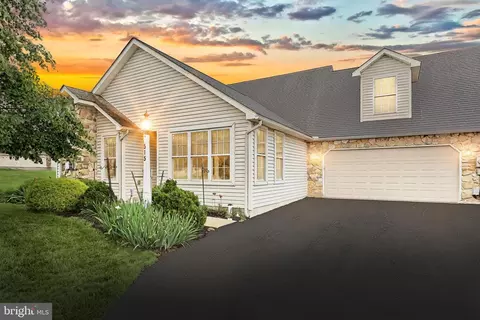 515 Mahopac Dr, Red Lion, PA 17356