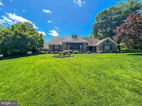 800 Grantley Ct, York, PA 17403