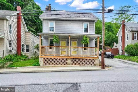 137 S Main St, Yoe, PA 17313