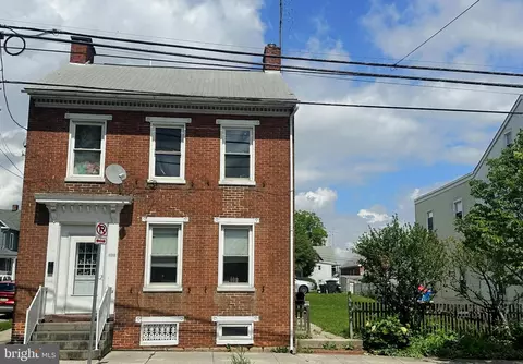 423 Carlisle St, Hanover, PA 17331