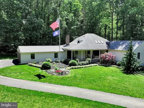 5150 Chestnut Grove Rd, Spring Grove, PA 17362