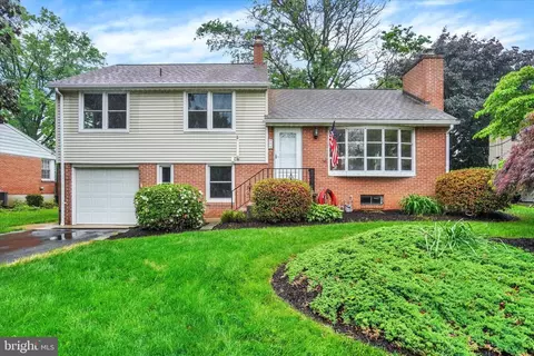 255 Folkstone Way, York, PA 17402