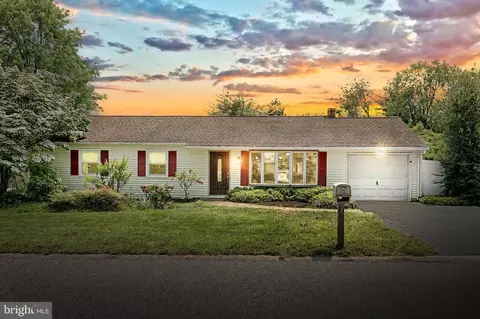 4 Fieldstone Cir, Shrewsbury, PA 17361