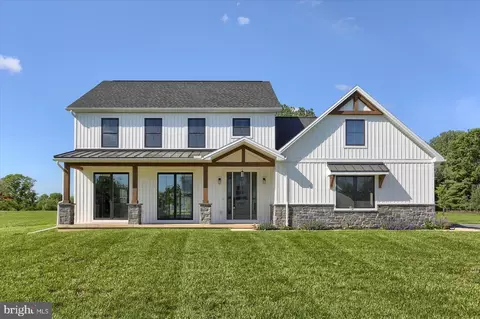 104 Lightfoot Ln, Dillsburg, PA 17019