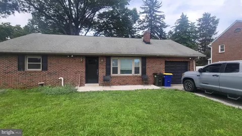 2381 Sunset Ln, York, PA 17408