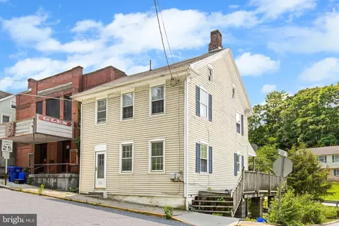 35 Manchester St, Glen Rock, PA 17327