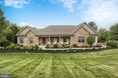 180 S Terrace Dr, Dillsburg, PA 17019