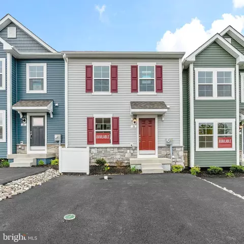 16 Angus Dr, Hanover, PA 17331