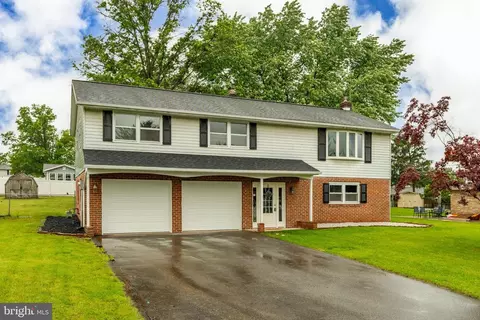 3620 Holly Rd, Dover, PA 17315
