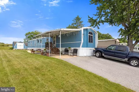 433 Waldorf Dr, York, PA 17404
