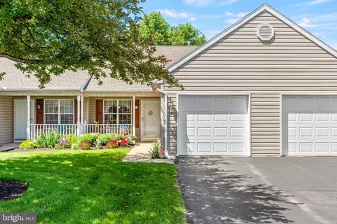 4 Hagarman Dr #4, York, PA 17408