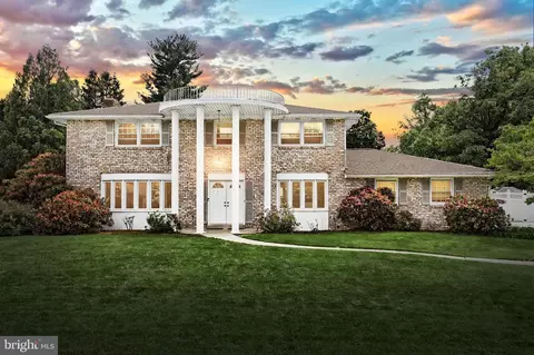 2420 Sutton Rd, York, PA 17403