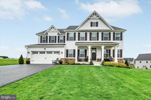 48 Winifred Dr, Hanover, PA 17331