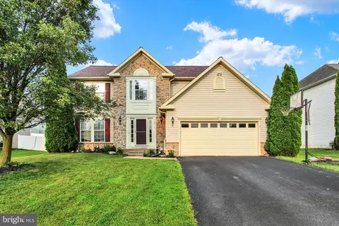 2523 Codorus Ln, Spring Grove, PA 17362