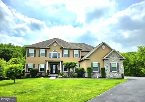 710 Myrtle Ct, New Cumberland, PA 17070