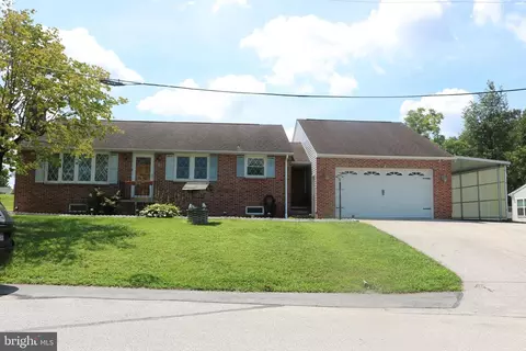 381 Sonny St, Hanover, PA 17331