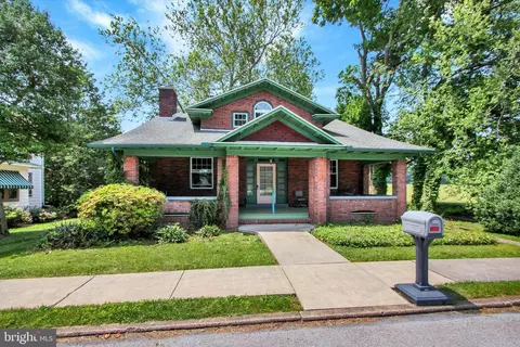 224 W Main St, New Freedom, PA 17349