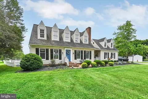 11 Thomas Cir, New Freedom, PA 17349