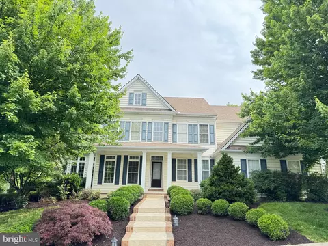804 Sage Hill Dr, Red Lion, PA 17356