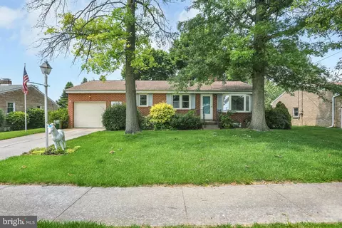 1026 High St, Hanover, PA 17331
