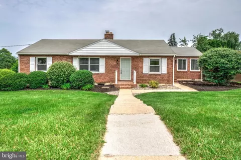 1185 Irving Ave, York, PA 17403