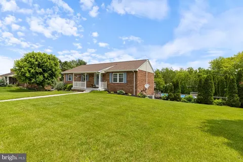 40 Windy Ct, Hanover, PA 17331
