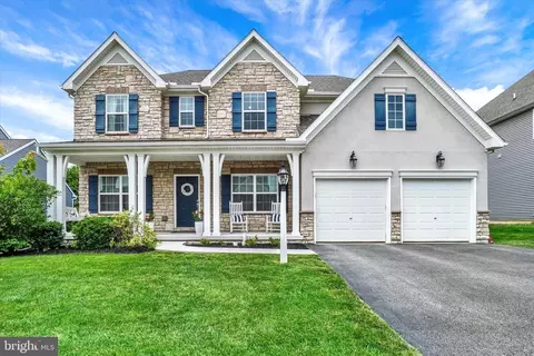 2611 Woodspring Dr, York, PA 17402