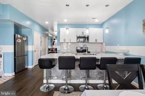 Entry Way - 263 3rd St # B, Hanover, PA 17331 photo 4 of 10