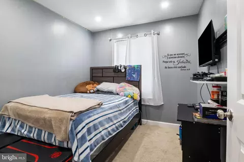 Bedroom - 263 3rd St # B, Hanover, PA 17331 photo 2 of 6