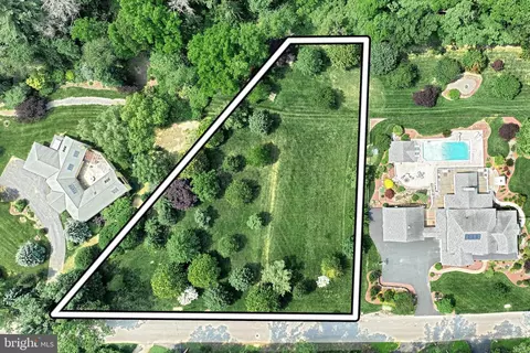 Shady Dell Road, York, PA 17403