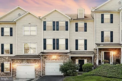 2112 Maple Crest Blvd #2112, York, PA 17406