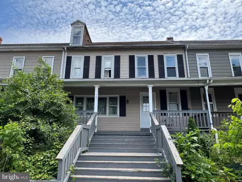 131 S 2nd St, Mount Wolf, PA 17347