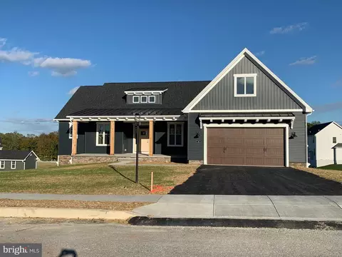 64 Bright Ln #22, Hanover, PA 17331
