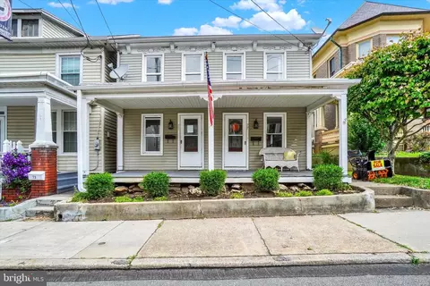 75 E 77 E Main St, Dallastown, PA 17313
